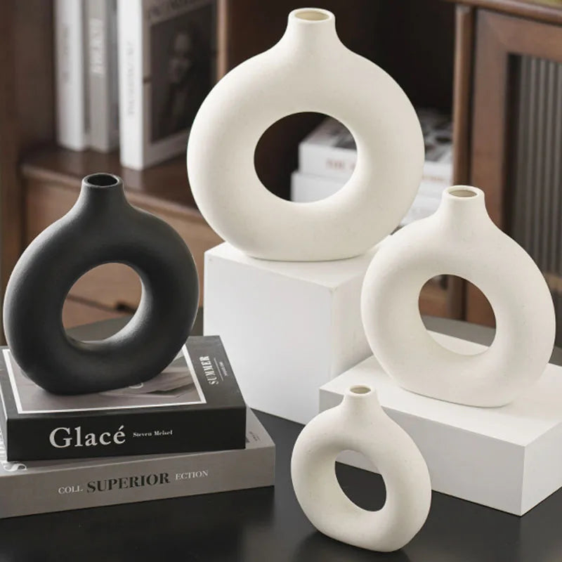 Elevate Your Space with Our Modern Flat Minimalist Donut-Shaped Vase - Perfect for Single Flower Arrangements and Elegant Home Decor